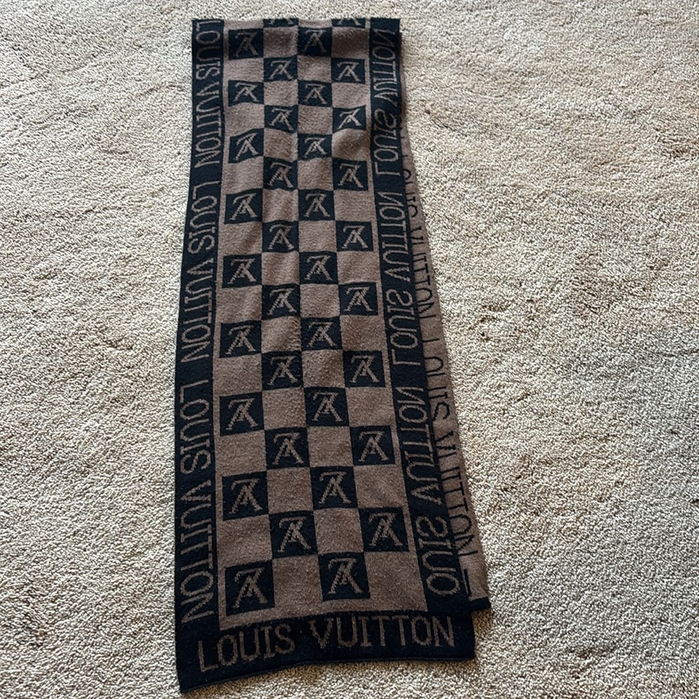Louis Vuitton vintage wool scarf - Picture 3 of 4